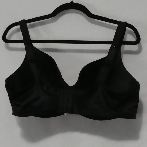 DEESSE LINGERIE | 40 DDD | Black Underwire Bra With Red Lace Accents - Picture 2 of 15